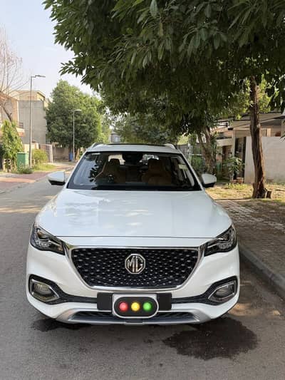 MG HS 2022