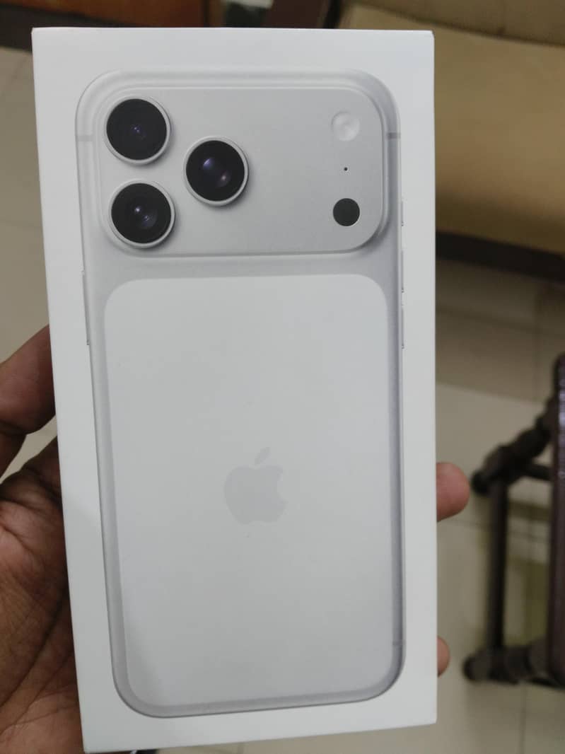 Apple iPhone 17 Pro Max 2