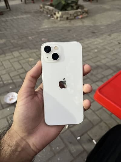 Apple iPhone 13