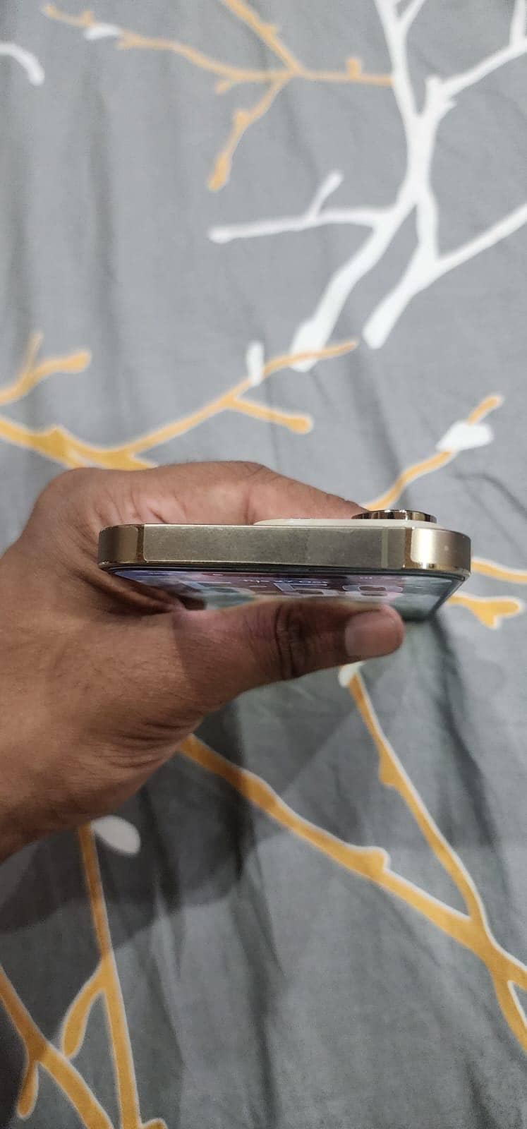 Apple iPhone 14 Pro 2