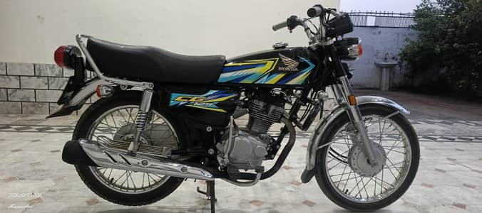 brand new bike 2307 kilometre janvan milige.