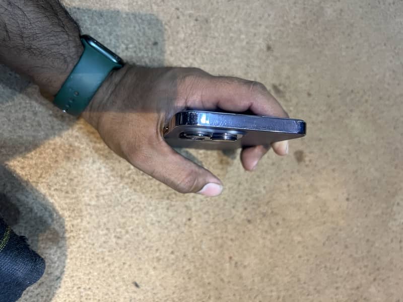 Apple iPhone 14 pro max 6
