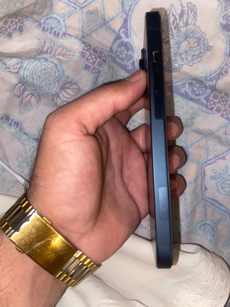 Apple iPhone 14 5