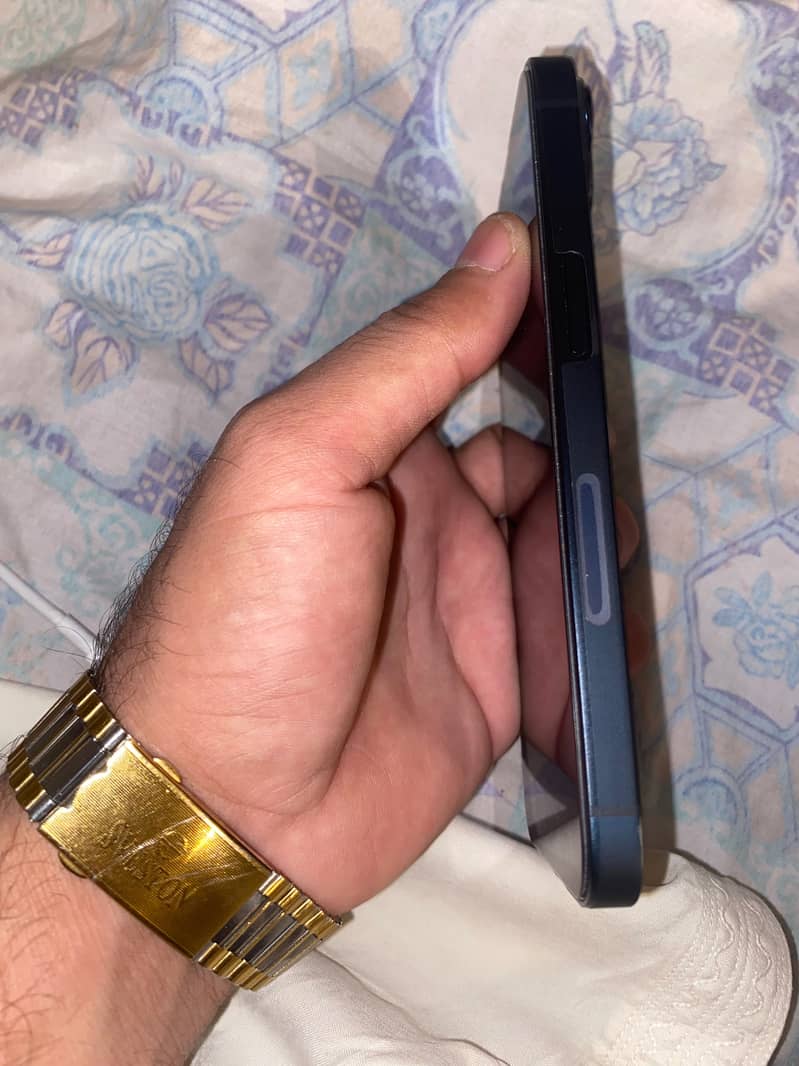 Apple iPhone 14 6