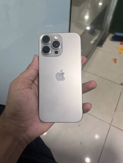 Apple iPhone 16 Pro Max