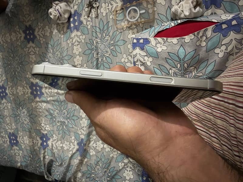 Apple iPhone 16 Pro Max 3