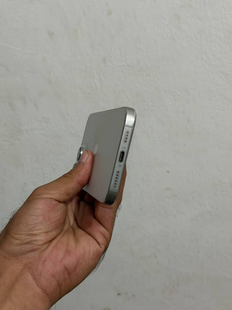 Apple iPhone 16 Pro Max 5