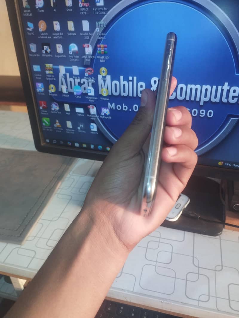 Apple iPhone X 6