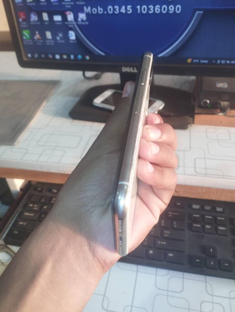 Apple iPhone X 16