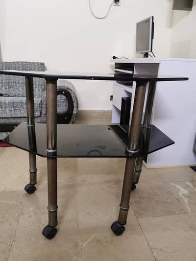 Tv trolley in good condition