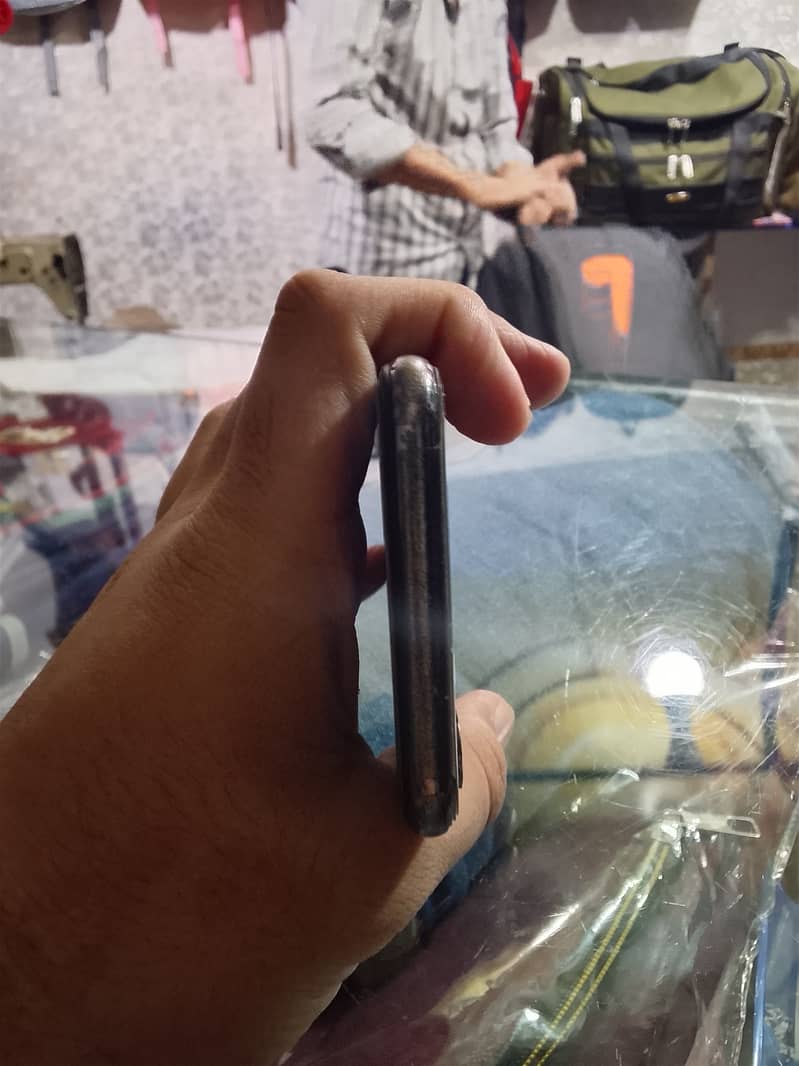 Apple iPhone XS 0