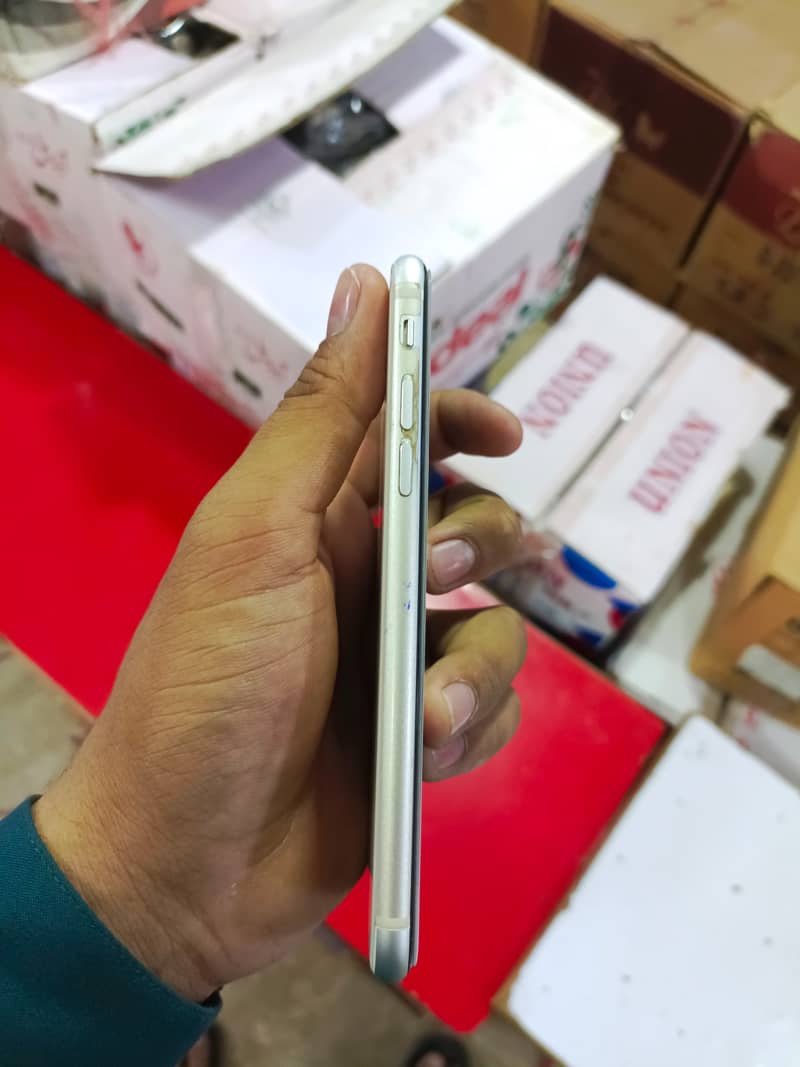 Apple iPhone SE 4