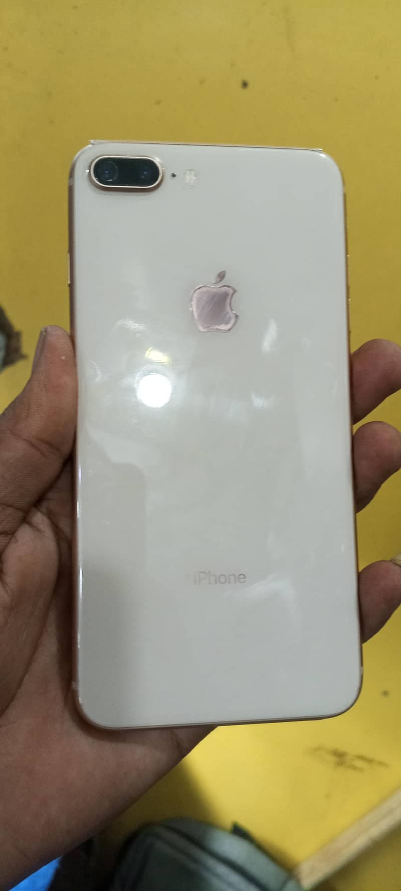 Apple iPhone 8 Plus 0