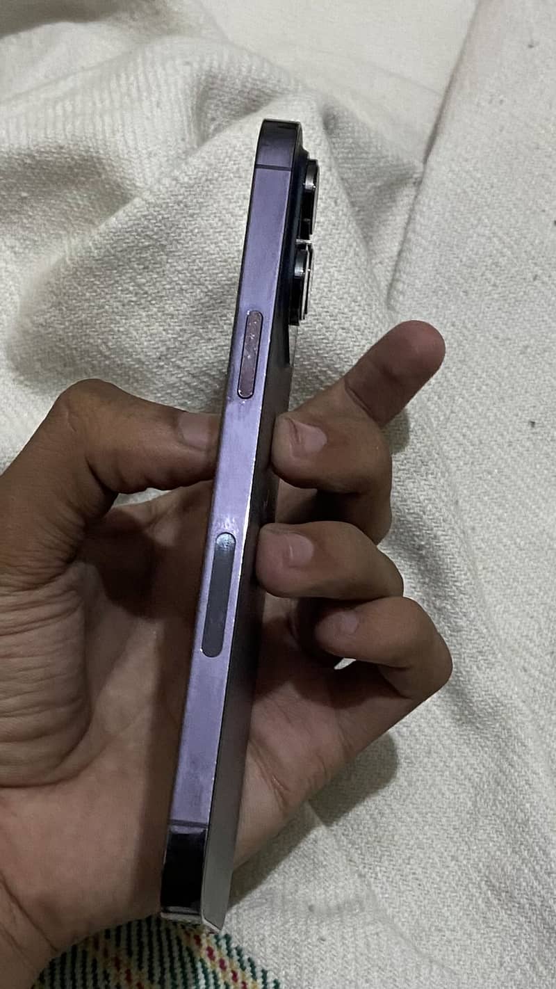 iPhone 14 Pro Max 2