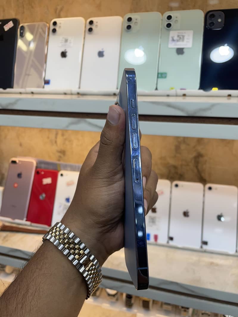 Apple iPhone 13 Pro Max 3