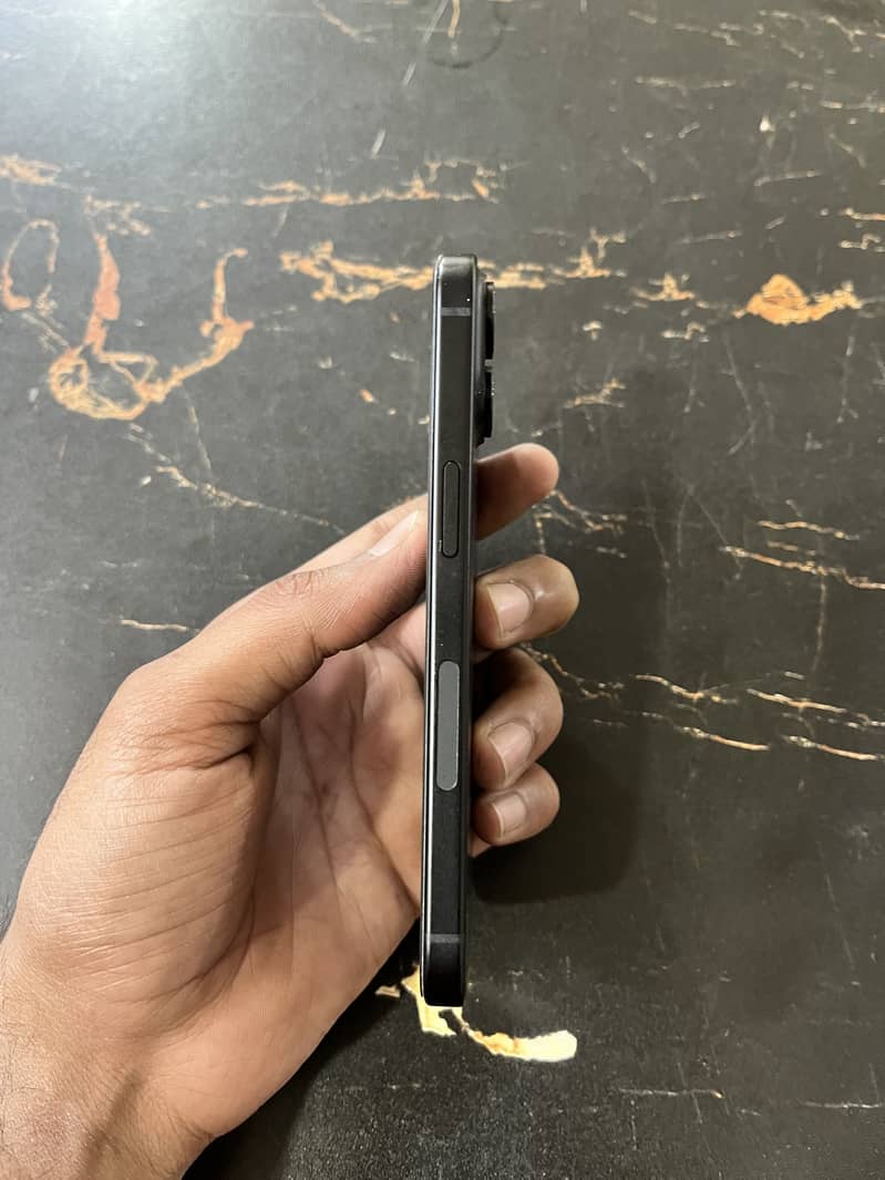 Apple iPhone 15 MDM 4