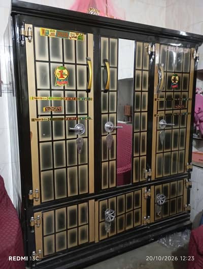 3 door wardrobe