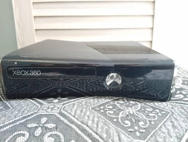 XBOX 360 SLIM 6