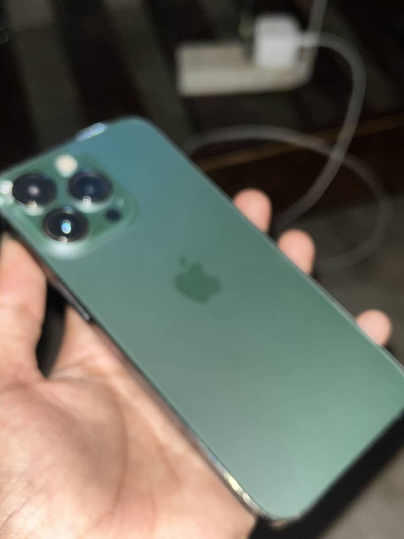 Apple iPhone 13 Pro 2