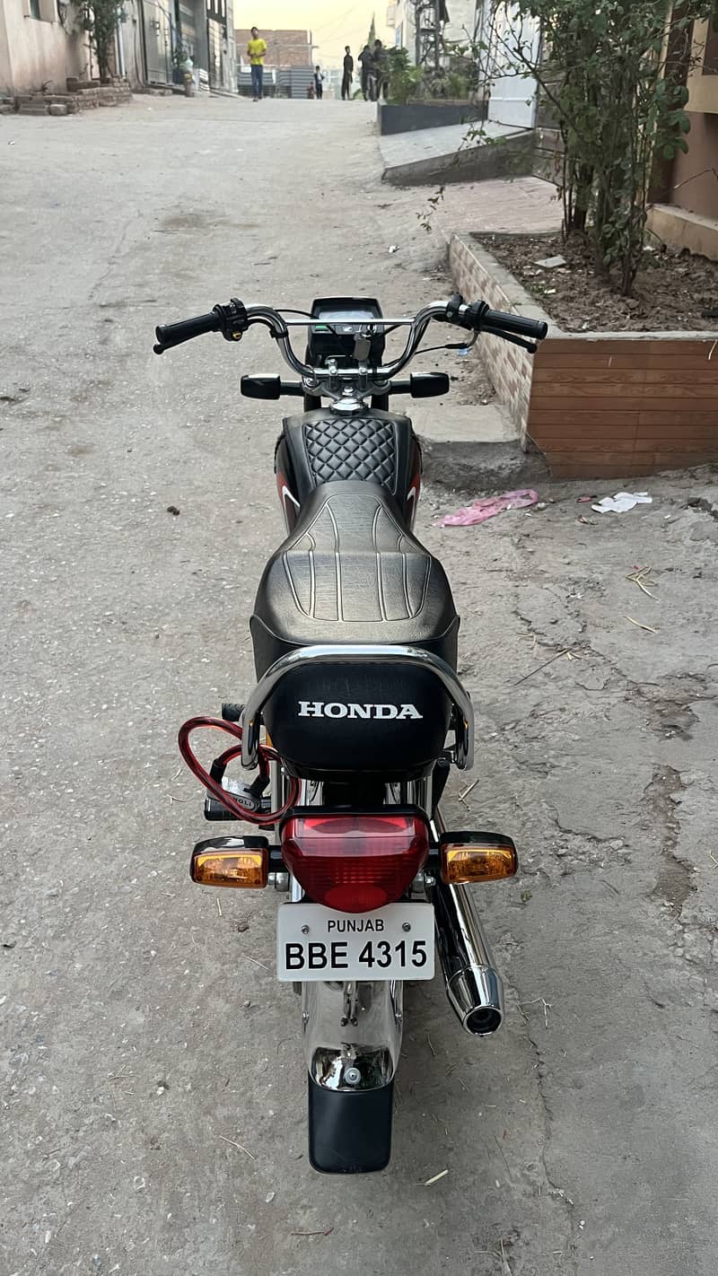 Honda CD70 2025 ( pristine condition ) 9