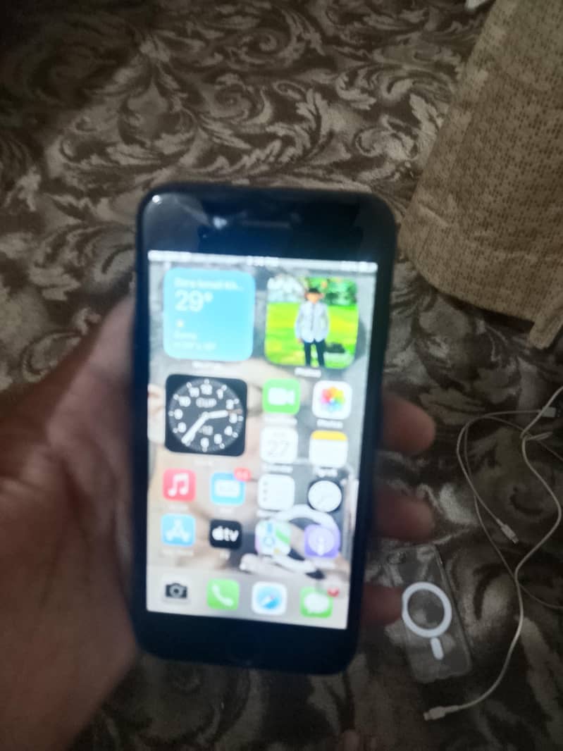 Apple iPhone 7 2
