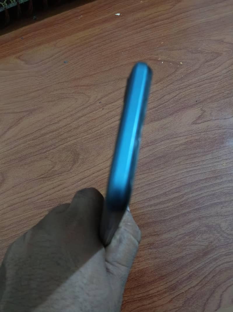 Tecno Spark 8C 4