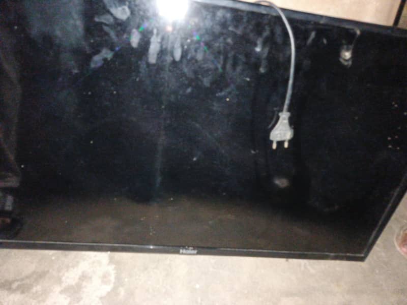 LED Haier 1