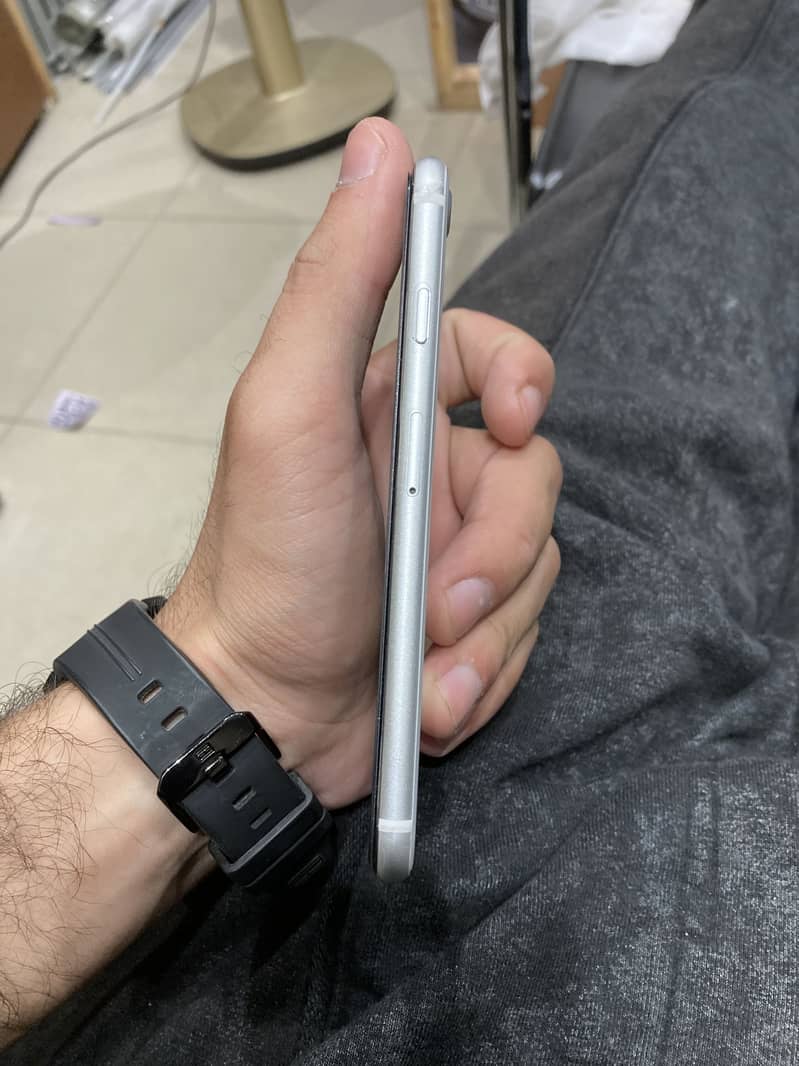 Apple iPhone SE 3