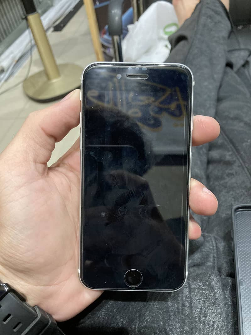 Apple iPhone SE 4