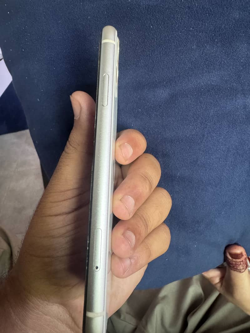 Apple iPhone 11 2