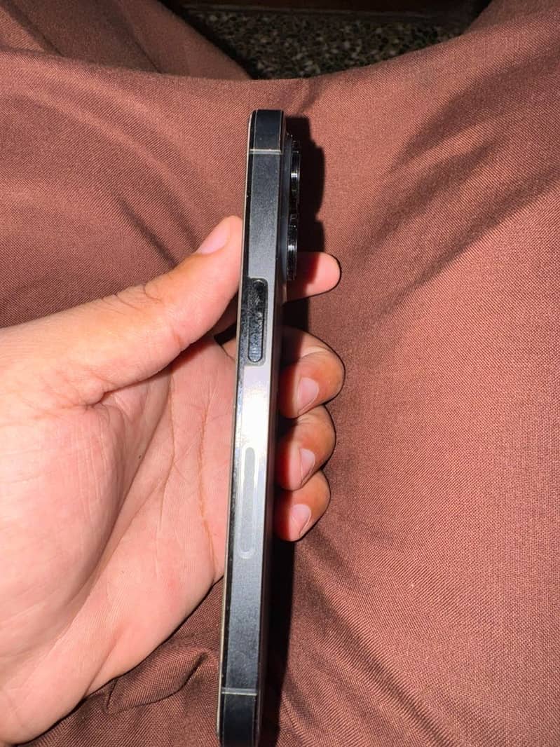 Apple iPhone 14 Pro 3