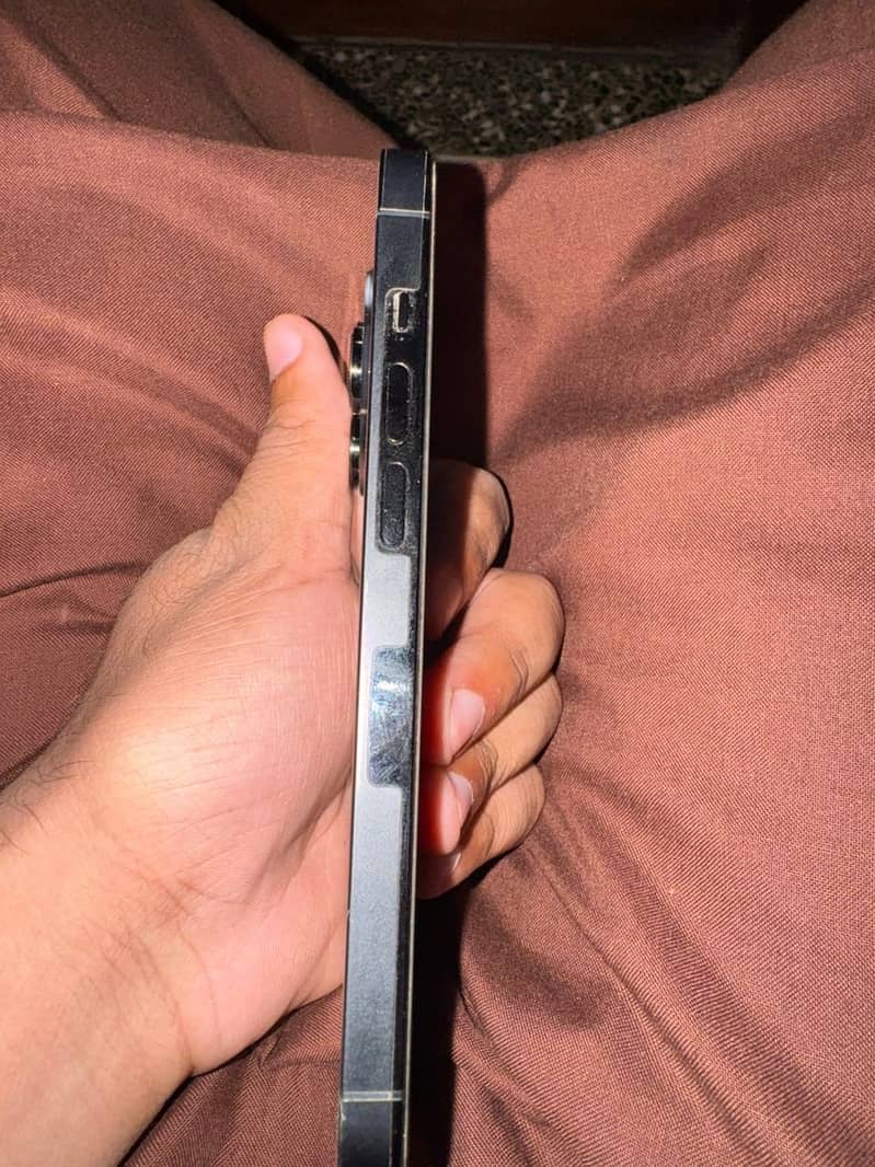 Apple iPhone 14 Pro 4