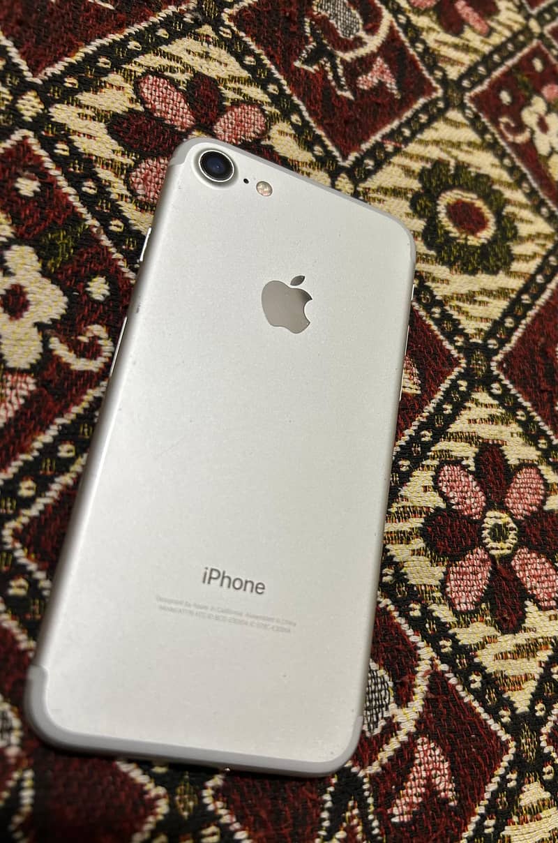 Apple iPhone 7 3