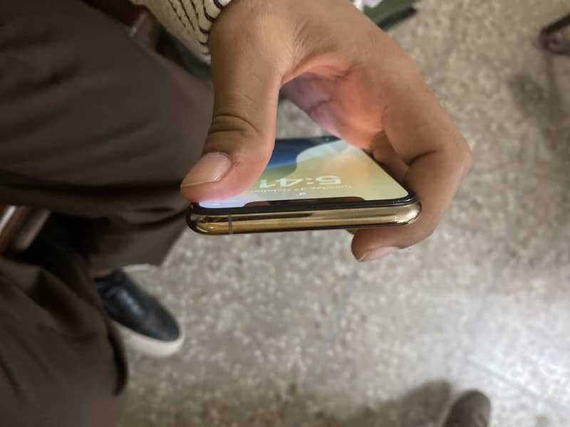 Apple iPhone XS 7