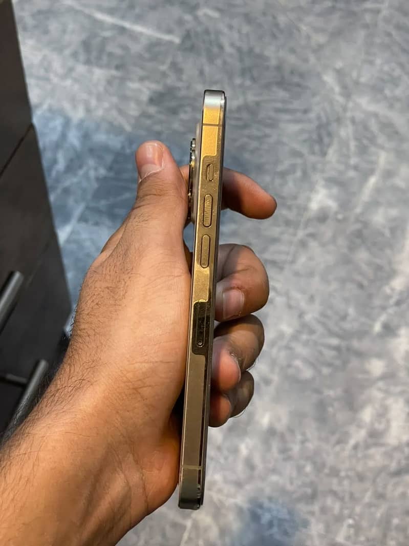 Apple iPhone 13 Pro 1