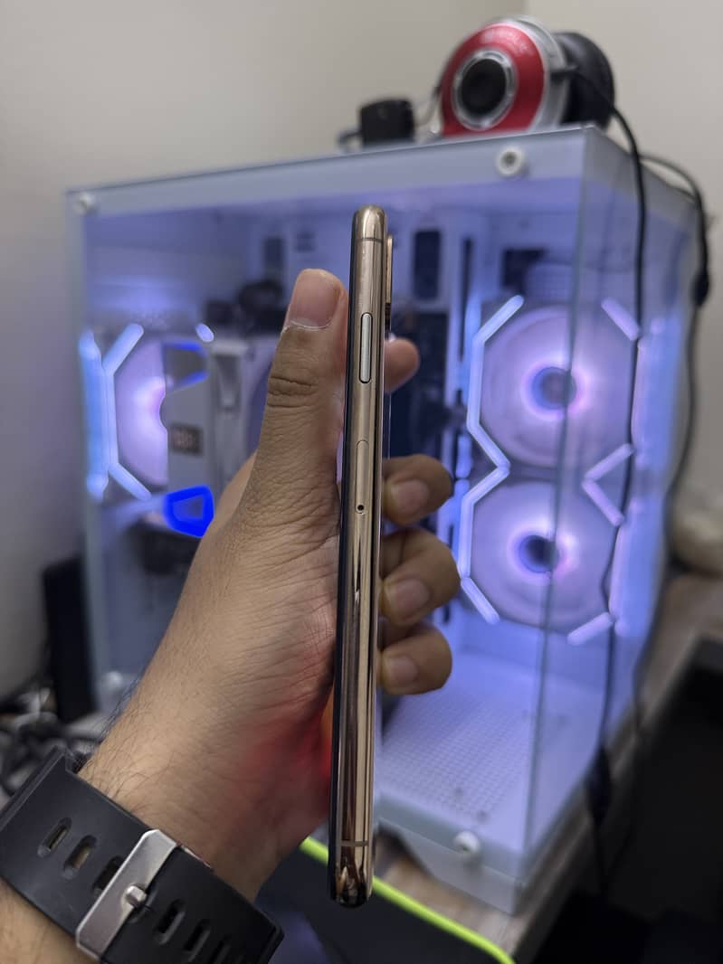 Apple iPhone XS Max 1