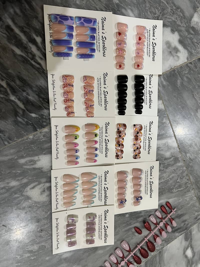 Nails 0
