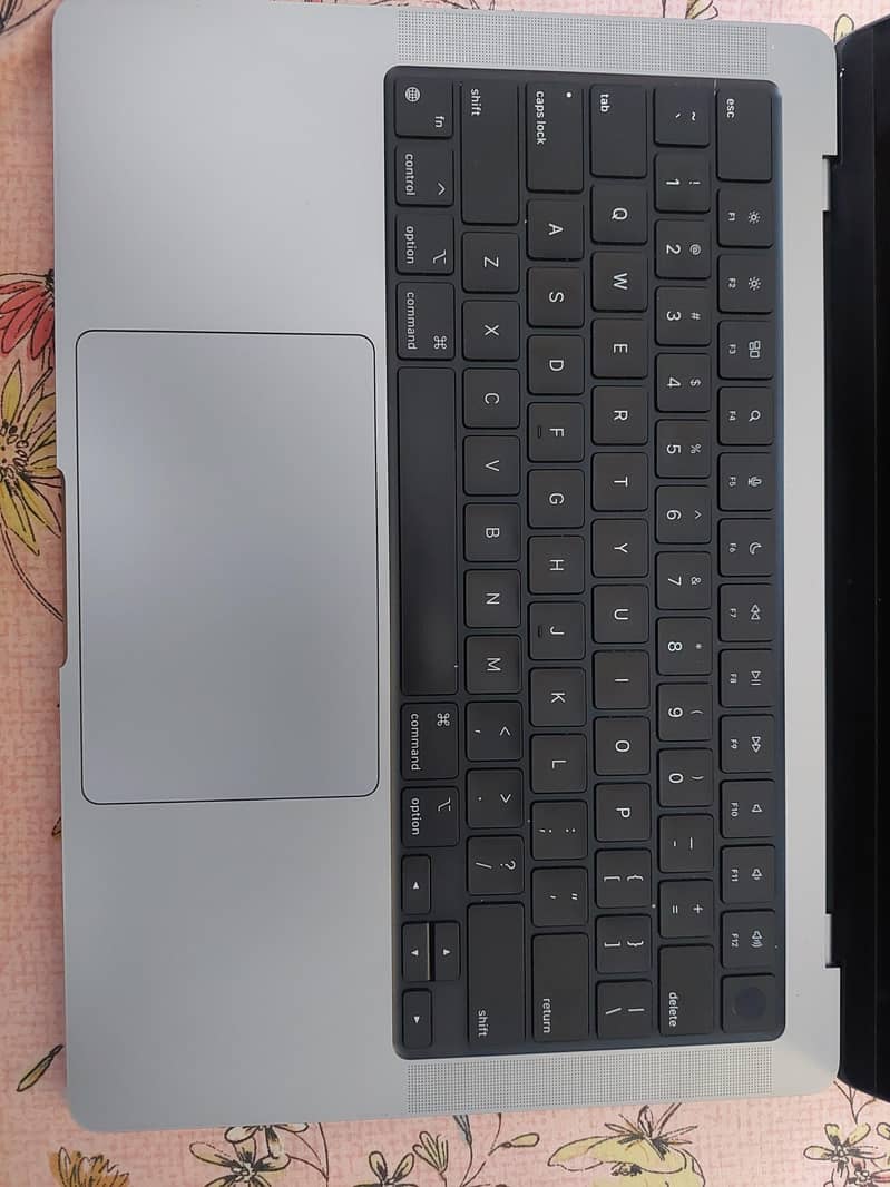macbook pro m1 3