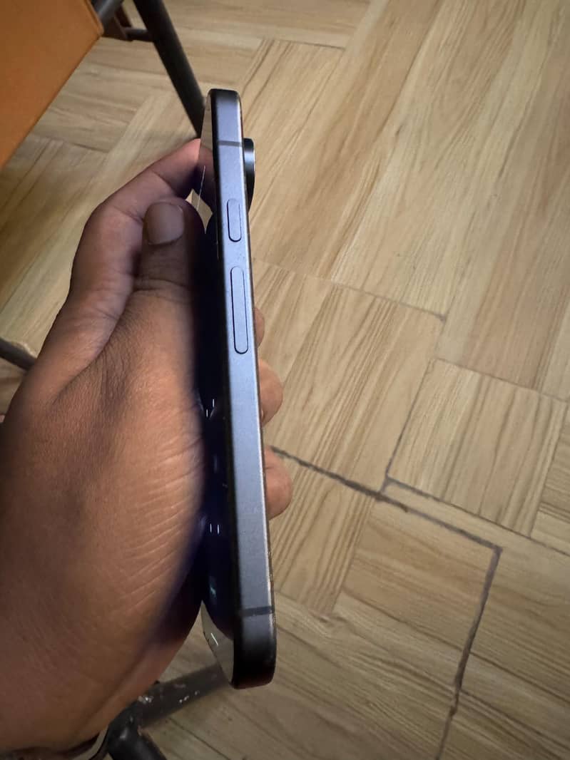 Google Pixel 9 4