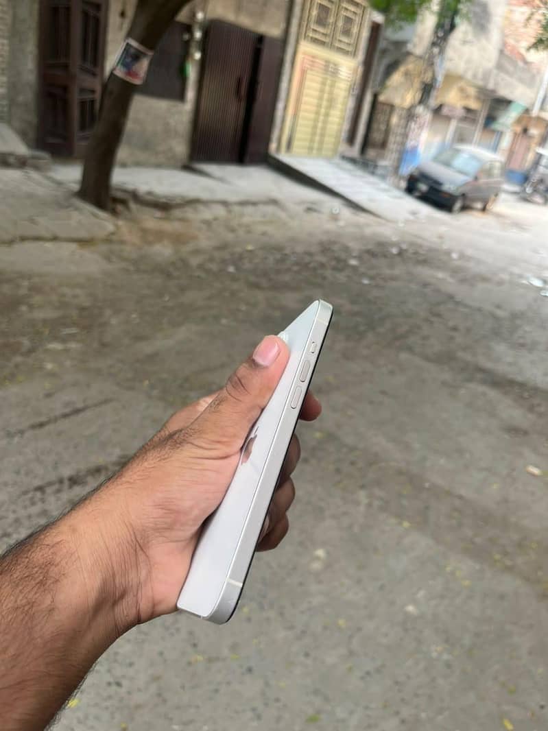 Apple iPhone 14 plus 4