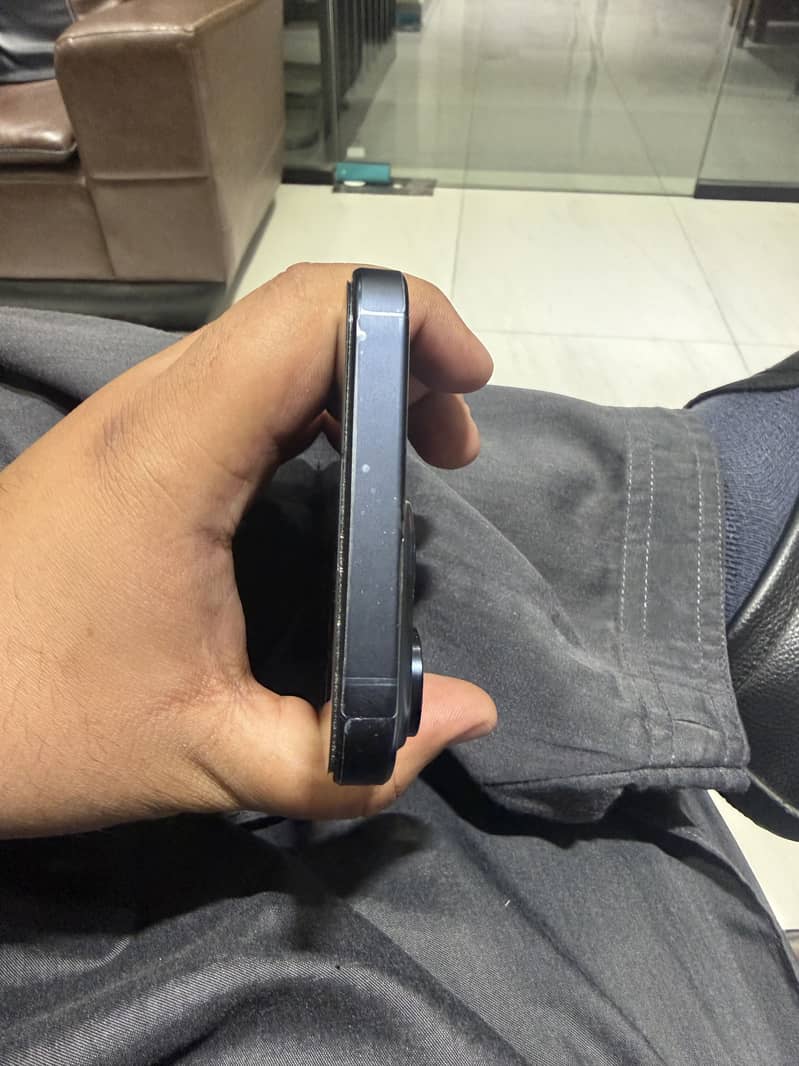 Apple iPhone 15 Pro Max 1