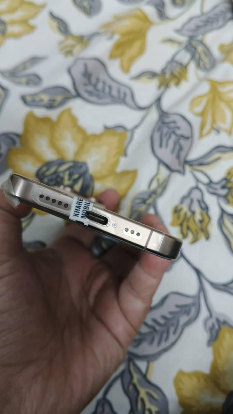 Apple iPhone 16 Pro jv 0