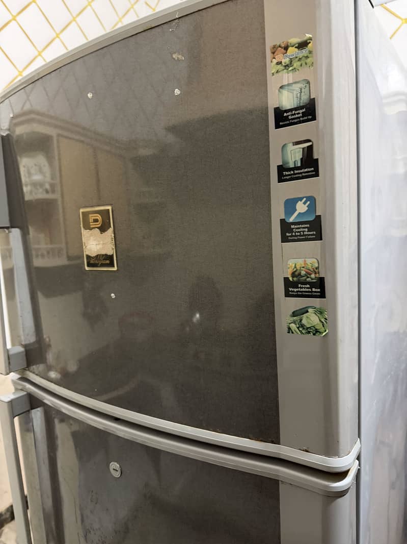 DAWLANCE FRIDGE 2