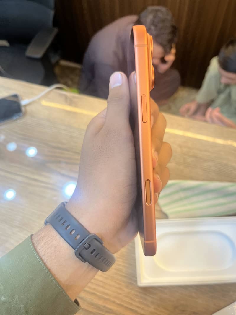 Apple iPhone 17 Pro Max 5