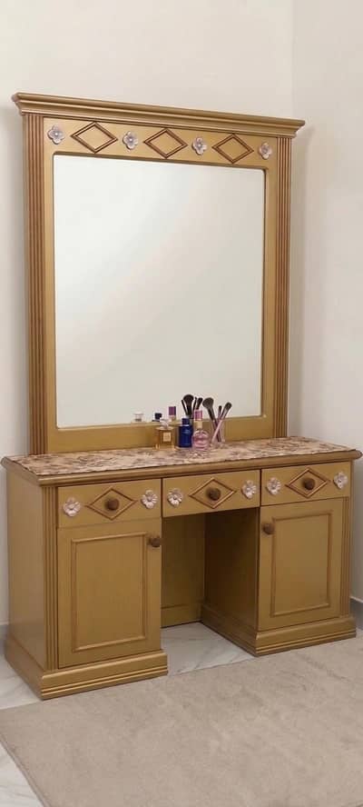 Wooden Dressing Table for Sale