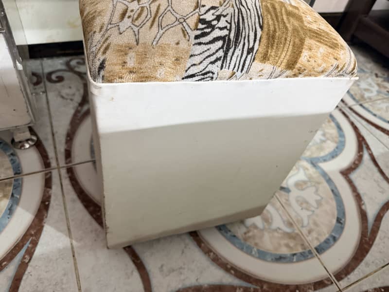 Dressing table 1