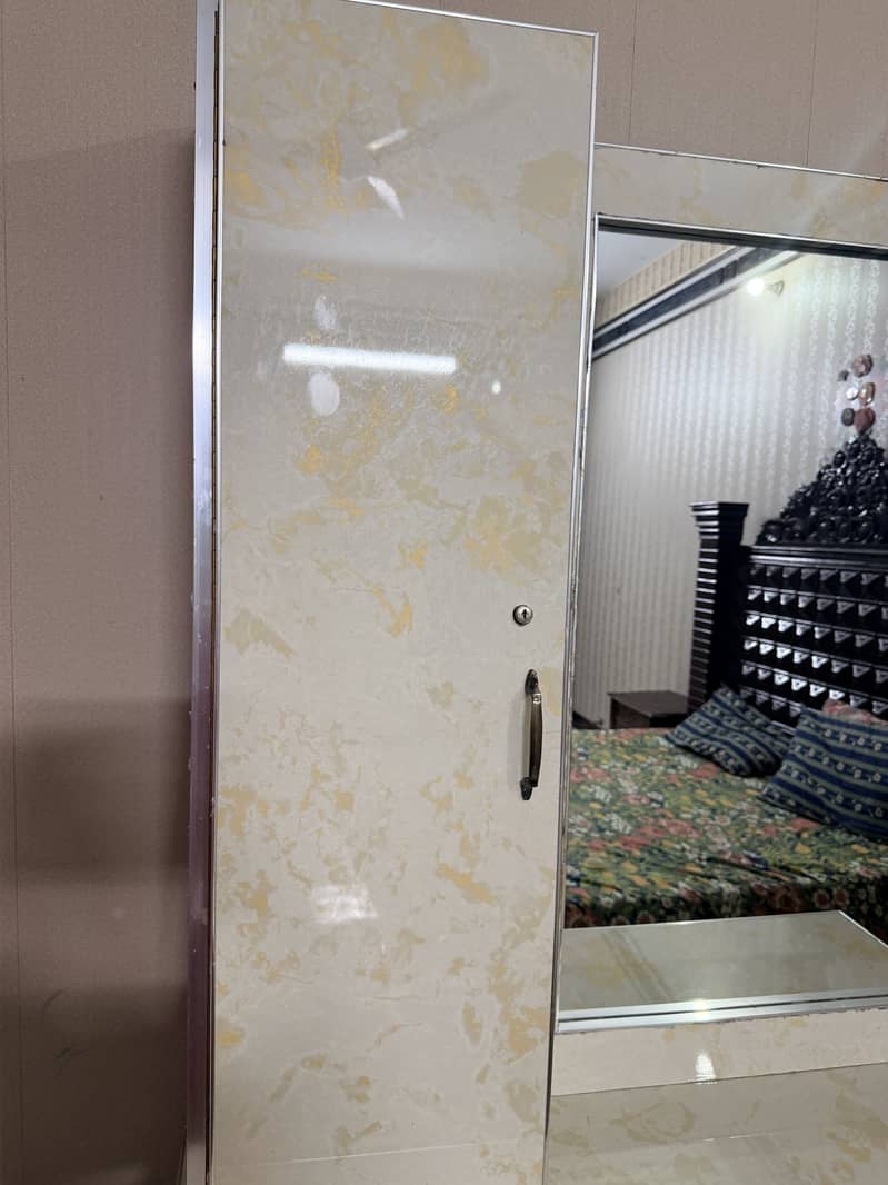 Dressing table 4