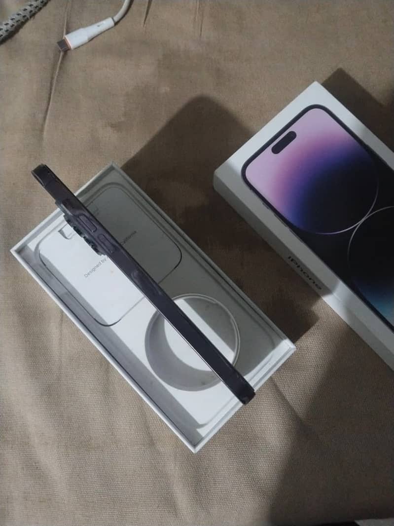 Apple iPhone 14 Pro Max 1