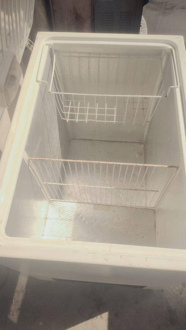 waves deep freezer single door perfect working 2