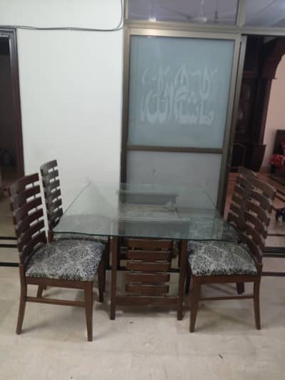 4-Chair Dining table